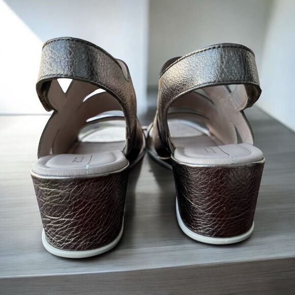 ECCO Shape Wedge Peep Toe Pebbled Leather Sandal Metallic 40 - Picture 10 of 10